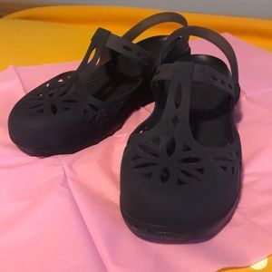 Crocs Isabella Black Clogs size 8